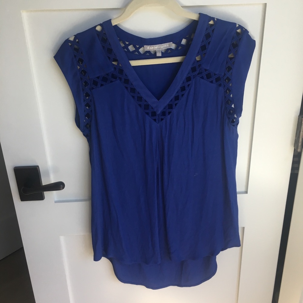 Daniel Rainn cutout top